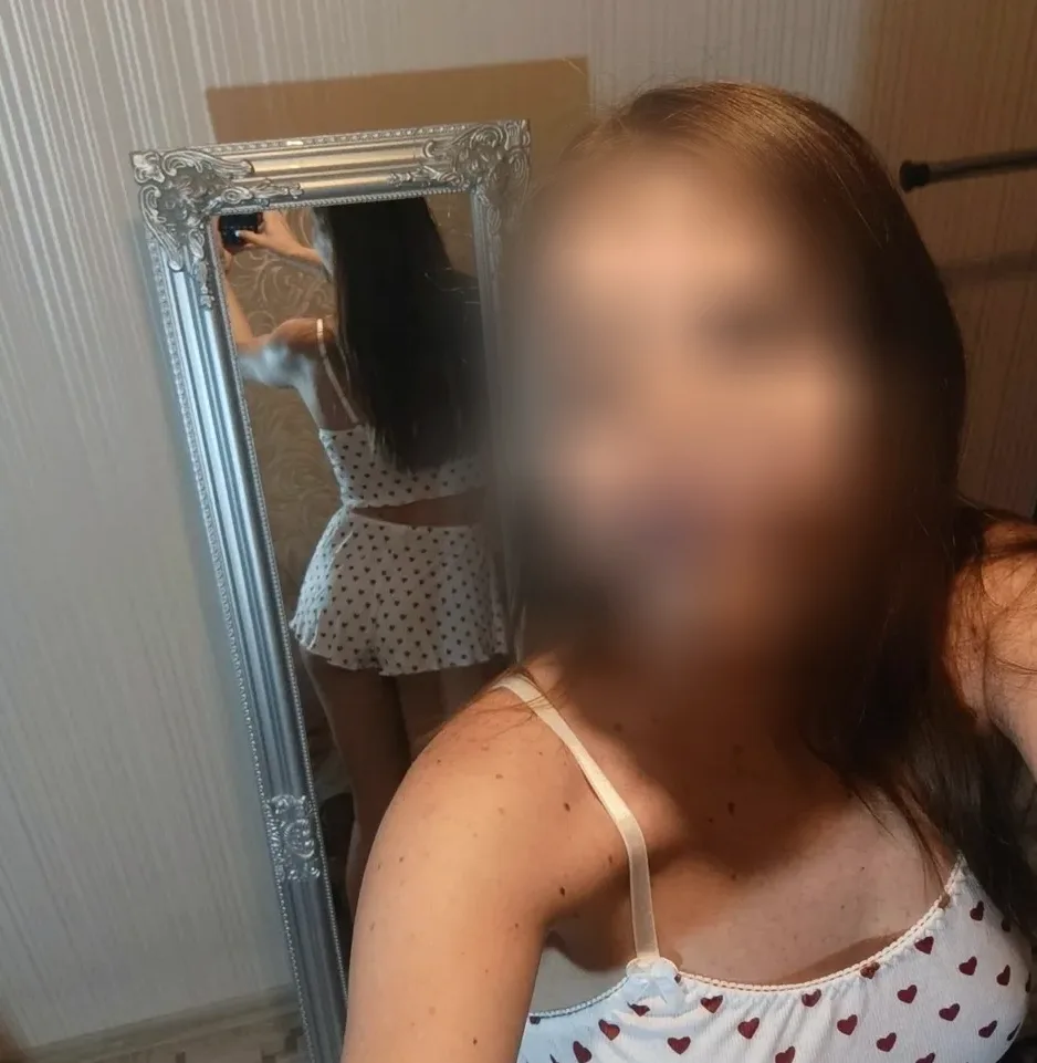 Anna, 37