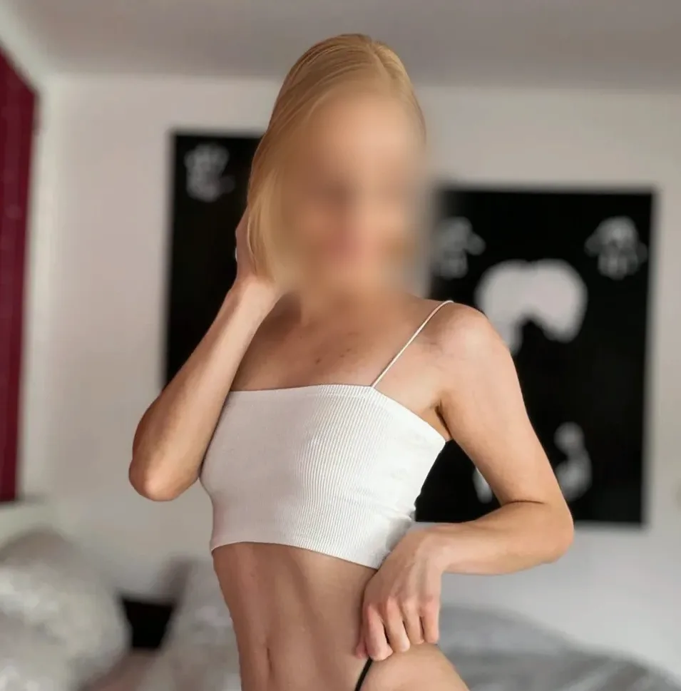 Nele, 30