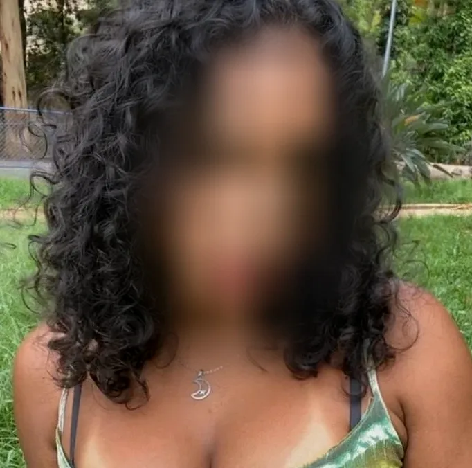 Saskia, 24