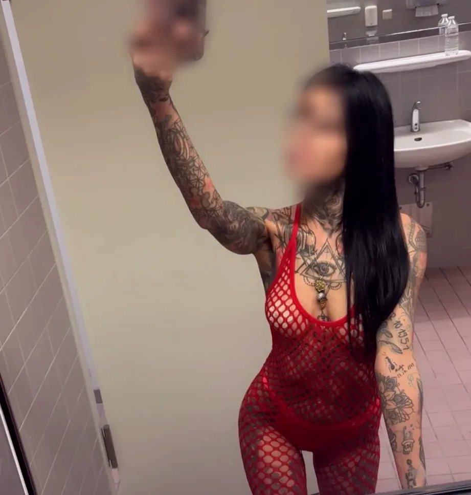 Sina, 34